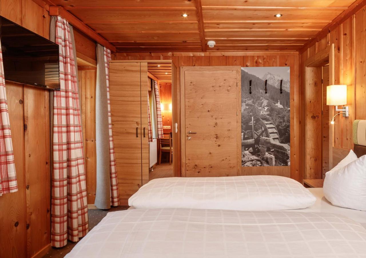Landgasthof Adler Hinterhornbach Bagian luar foto